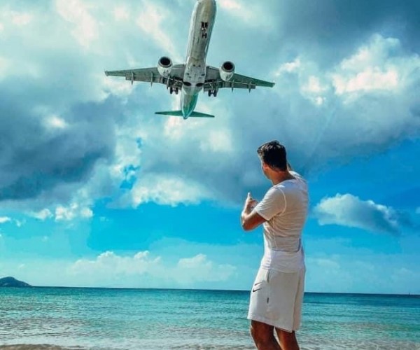 Catch Airplane Landing At Dam Trau Beach