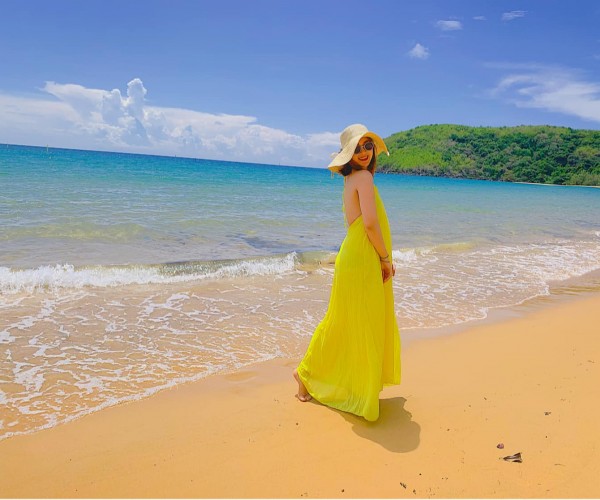 Dam Trau Beach Con Dao